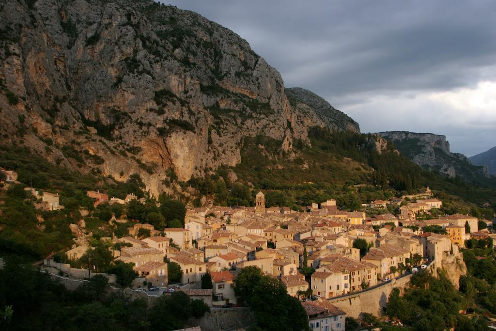 La Bonne Etoile - The Good Star Apartamento Moustiers-Sainte-Marie Quarto foto